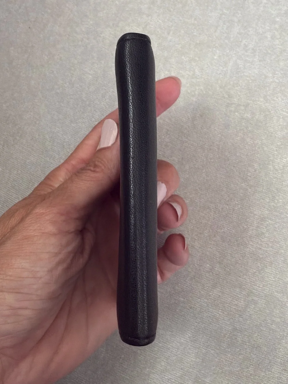 Tumi Black Leather Thin Bifold Credit Card Holder
